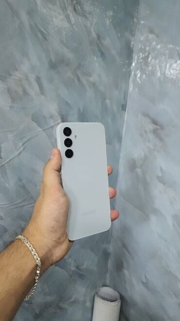 телефон флай большой: Samsung Galaxy A15, 128 ГБ, цвет - Белый, Гарантия, Отпечаток пальца, Две SIM карты