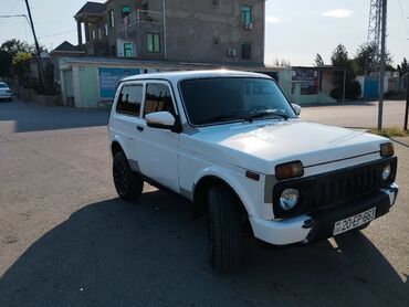 niva urban salon: VAZ (LADA) 4x4 Niva: 1.6 l | 1984 il 265000 km Ofrouder/SUV