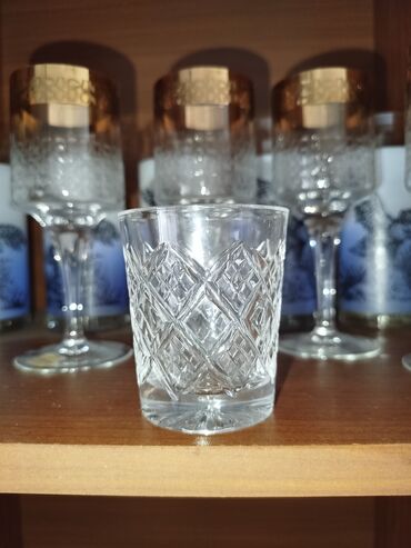tap az işlənmiş ev əşyaları: Stəkanlar, rəng - Ağ, Xrustal