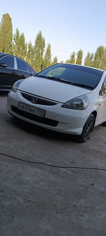 опель зафира б: Представляем Honda Fit белого цвета, компактный хэтчбек с пятидверным