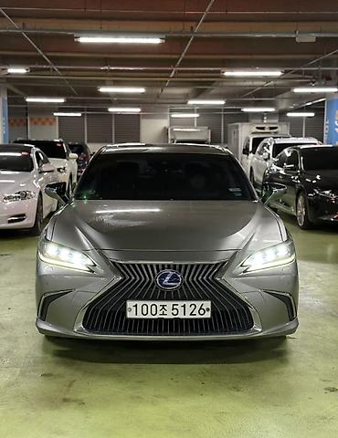 Lexus: Lexus ES: 2019 г., 2.5 л, Вариатор, Гибрид, Седан — 2