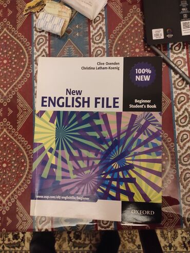 Kitablar, jurnallar, CD, DVD: New English File ( təzədir çox az işlənib; içərsində heçbir yazı