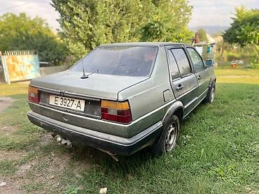машина на ходу: Volkswagen Jetta: 1989 г. — 4