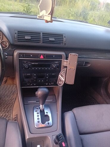 prodaja automobila mladenovac: Audi A4: 1.4 l | 2004 г. Limuzina
