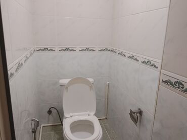 Uzunmüddətli kirayə mənzillər: QARA QARAYEV METROSU. NEBİZ KİLİNİKASİNİN BİNASI.salam kiraye verilir — 20