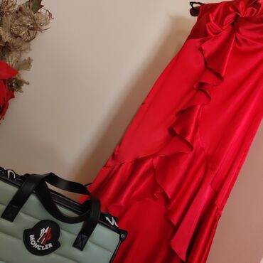 karneri na haljini: M (EU 38), bоја - Crvena, Večernji, maturski, Na bretele
