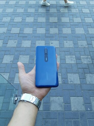 mobil: Xiaomi Redmi 8, 64 ГБ, цвет - Синий, 
 Сенсорный