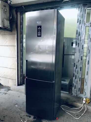 hotpoint: Новый 2 двери Hotpoint Ariston Холодильник Продажа, цвет - Серебристый, С колесиками