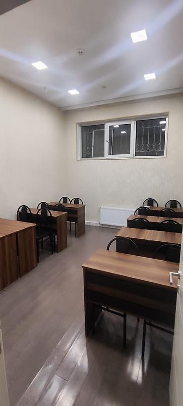 office: Uşaq və böyüklər üçün tədris mərkəzi üçün tam təchiz olunmuş otaqların — 4