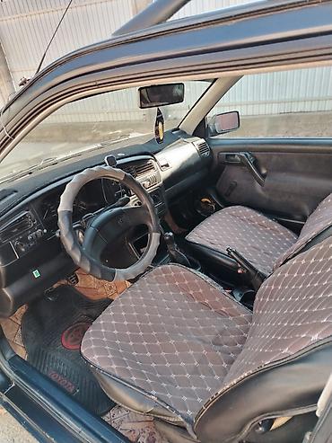 мотоо: Volkswagen Golf: 1992 г., 1.8 л, Механика, Бензин, Хэтчбэк — 4