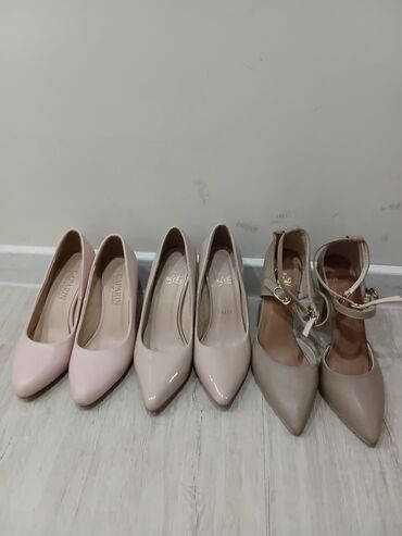 обувь белая: Туфли 37.5, цвет - Бежевый