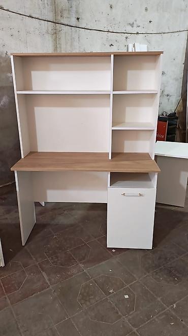 Düz masa, Polkalı, Siyirməli, Sadə laminat