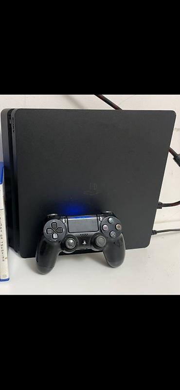 ps4 disk: Продаю пс4 слим, в подарок дам все нужные провода,юфс 4, 5 джойстика 2 — 2