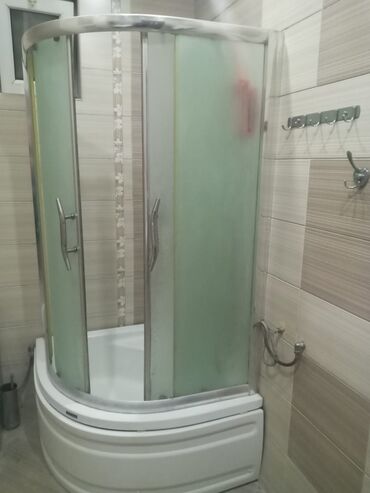 duş krani: Üstü açıq kabina