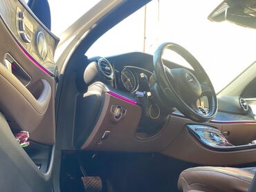 Mercedes-Benz: Mercedes-Benz E-Class: 2 l | 2016 il Sedan — 4