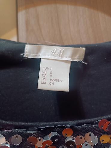 klassik geyim: H & M qadın bluzası – payetkali - Brend: H&M - Ölçü: S (EUR S — 2