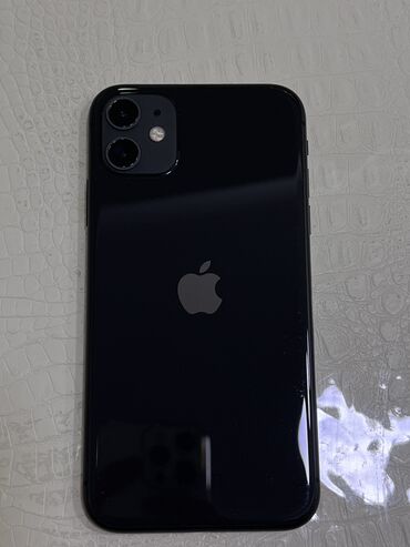 Apple iPhone: IPhone 11, Б/у, 128 ГБ, Черный, Зарядное устройство, Чехол, 80 %