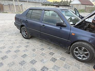 Продажа авто: Volkswagen Vento: 1992 г., Механика, Седан — 6
