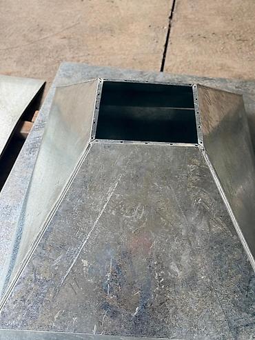 Установка вытяжек и вентиляции: Оцинкованные воздуховодные зонты/колпаки для приточно‑вытяжной — 11