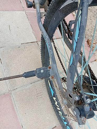 velosiped kameri: Dağ velosipedi təkər-seti və komponentləri bir az rəngi solğun dur — 3