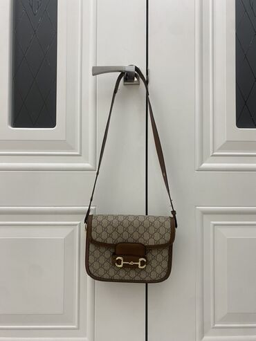 Классические сумки: Сумка через плечо Gucci Horsebit, состояние хорошее