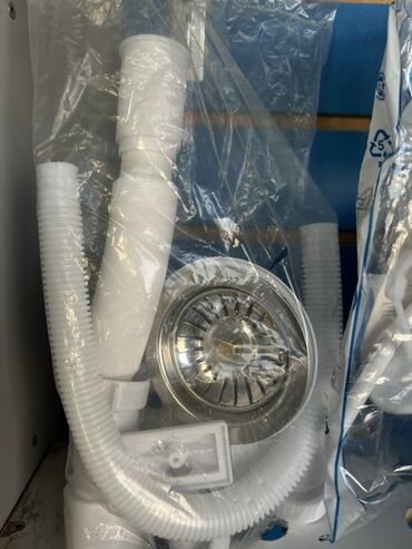 ремонт раковины: Комплект сантехники для кухонной мойки: слив-перелив с сифоном и