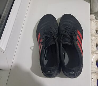 мужской спортивный костюм адидас: Эркектердин кроссовкасы, 44, Adidas, Колдонулган, түсү - Кара