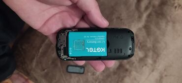KOTEL mobil telefonu kiçik ölçüləri ilə rahat daşına bilən bir