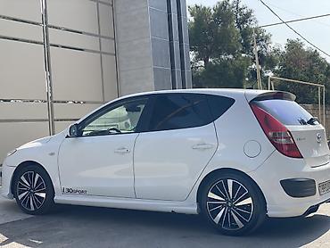yaponka fere: Hyundai i30 Sport hatchback - Kuzov: 5 qapılı hatchback, ağ rəng — 6