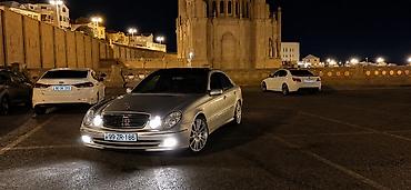 Mercedes-Benz E-Class: 2.6 l | 2002 il Sedan