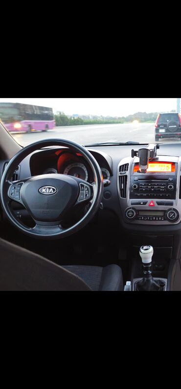 Çaydanlar: Kia Ceed: 1.6 l | 2007 il Universal