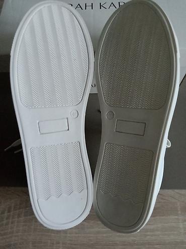 yeezy 350: Sarah Karen bele patike – minimalističke kožne lifestyle patike - — 7