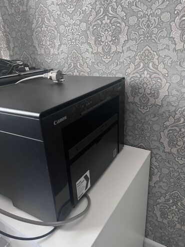 сколько стоит черно белый принтер: Описание: Многофункциональное устройство Canon черного цвета. Подходит