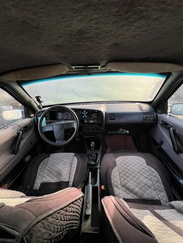 Volkswagen: Volkswagen Passat: 1988 г., 1.8 л, Механика, Бензин, Седан — 7