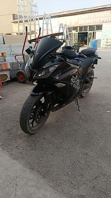 каски для детей: Спортбайк Kawasaki, 400 куб. см, Бензин, Взрослый, Б/у — 1