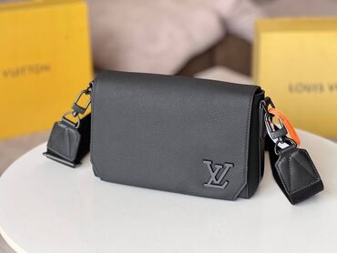 Барсетки: Барсетка Louis Vuitton
Качество : Наивысшее качество