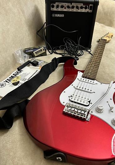 elektro qitara: Yamaha gitara Kontakt home dan 800-900 azn civarında alınıb. Çox az — 2