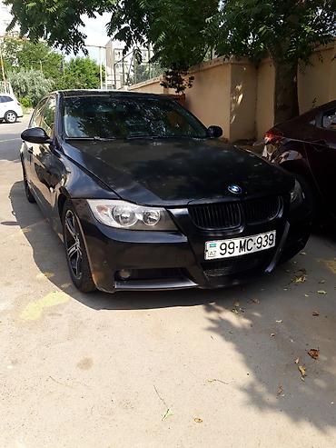 BMW 3 Series (E90) sedan – qara rəng, 4 qapı, arxa ötürücülü. Texniki