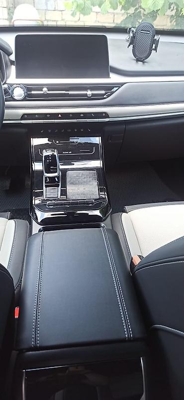 chery fulwin: Chery Tiggo 7 Pro – ağ rəngli, qara panoramik damlı kompakt krossover — 9