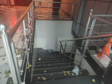 Restoran, kafelər: Qaraev metrosuna yaxın yerləşən ümumi sahəsim olan,10 otağlı — 2