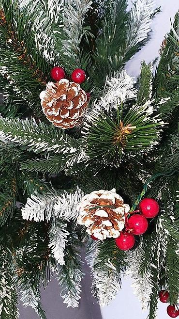 ikea vranje: Jelka sa šišarkama i bobicama tri vrste grana – novogodišnja jelka — 5