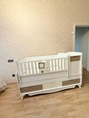 Gəzinti arabaları: Ayg55Uşaq çarpayısı 100 manat matras daxil. Ünvan 9 Mkr Aygun55