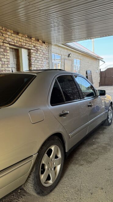 Mercedes-Benz: Mercedes-Benz E-Class: 1996 г., 2.3 л, Автомат, Бензин, Седан — 3