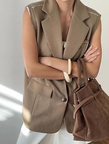 Классические жилеты: Костюмная безрукавка Размер L/XL Женская одежда от производителя — 4