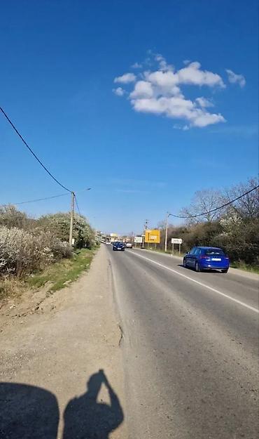 Magacini i radionice: Izdaje se ograđen plac površine 60 ari sa halom od 600 m2, na izuzetno — 7