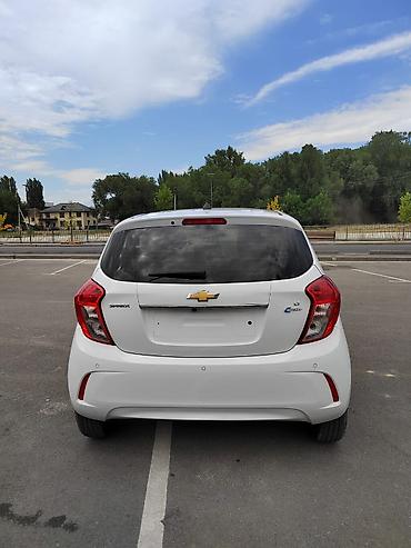 spark 7: Chevrolet Spark: 2017 г., 1 л, Автомат, Бензин, Хэтчбэк — 4