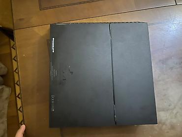 playstatin 4: Sony PlayStation 4 (PS4) oyun konsolu – orijinal “fat” model. Paket — 1