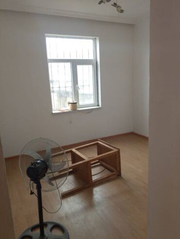 Həyət evləri və villaların satışı: Balaxanı qəs. 4 otaqlı, 100 kv. m, Kredit yoxdur, Orta təmir — 2