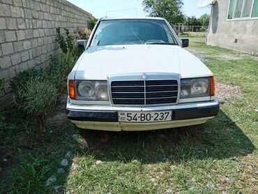 Avtomobil alışı: Təcili satılır prablemi yoxdur sadəcə curukleri var əl ətəyində