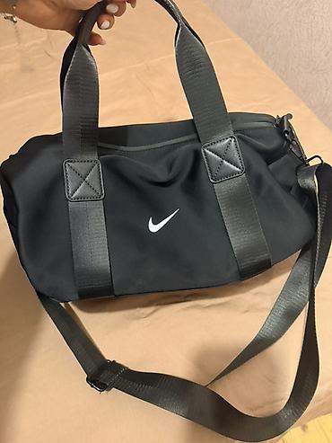 nike corab: Nike idman çantası – qara rəng - Kompakt, silindrik formalı dizayn - — 3